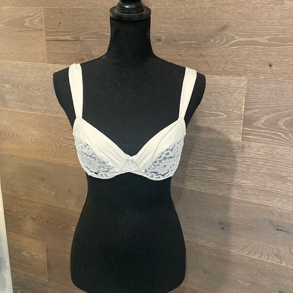 Vogue dessous vintage bra🍁 - Picture 1 of 5